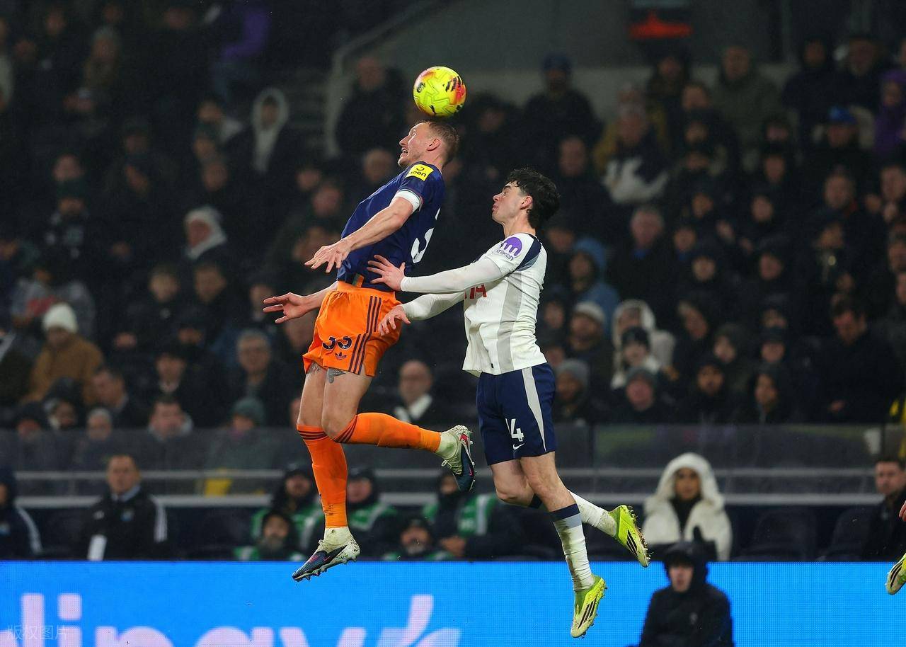 包含热刺主场告捷：新帅上任迎来首场胜利的词条